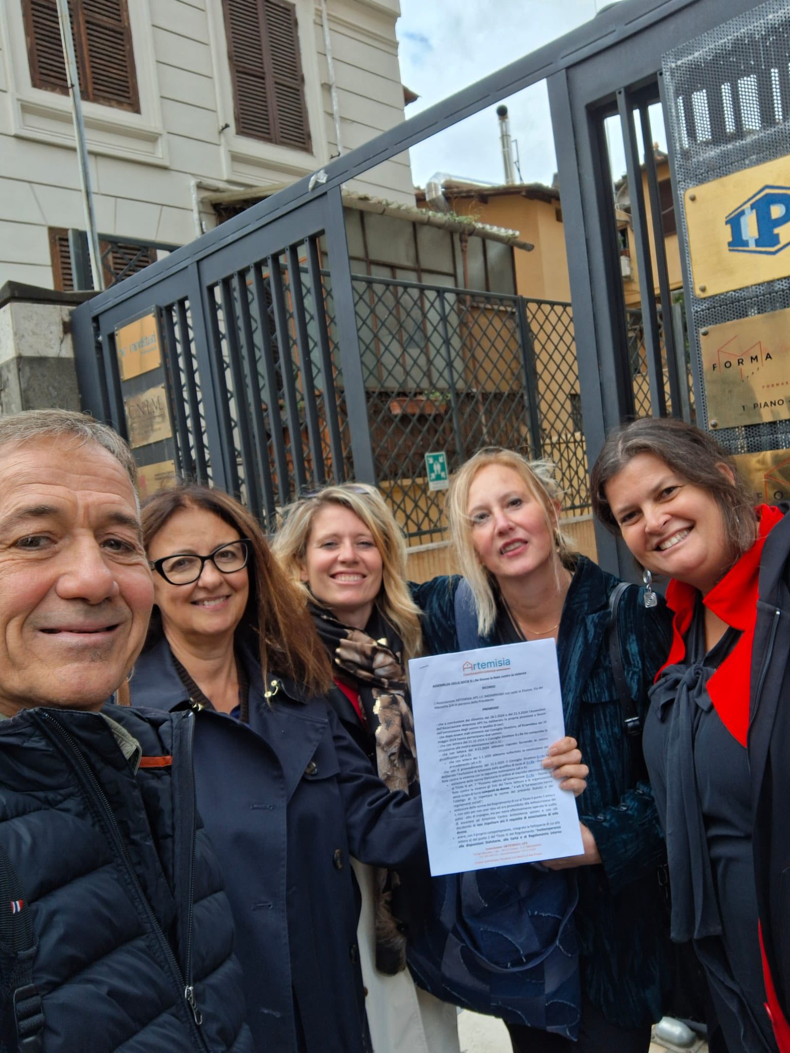 “Accetta soci uomini”. Centro antiviolenza espulso dalla rete nazionale