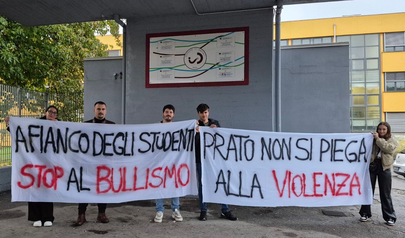 INSIEME AGLI STUDENTI PER DIRE STOP AL BULLISMO