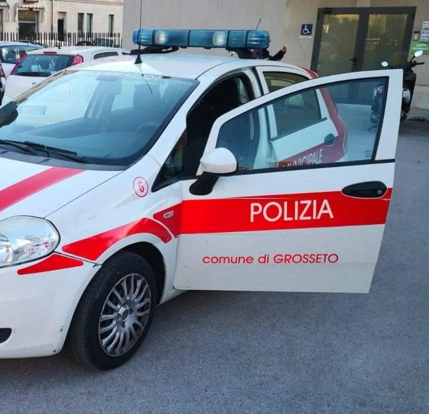Beccato a cedere hashish al cliente: fermato spacciatore