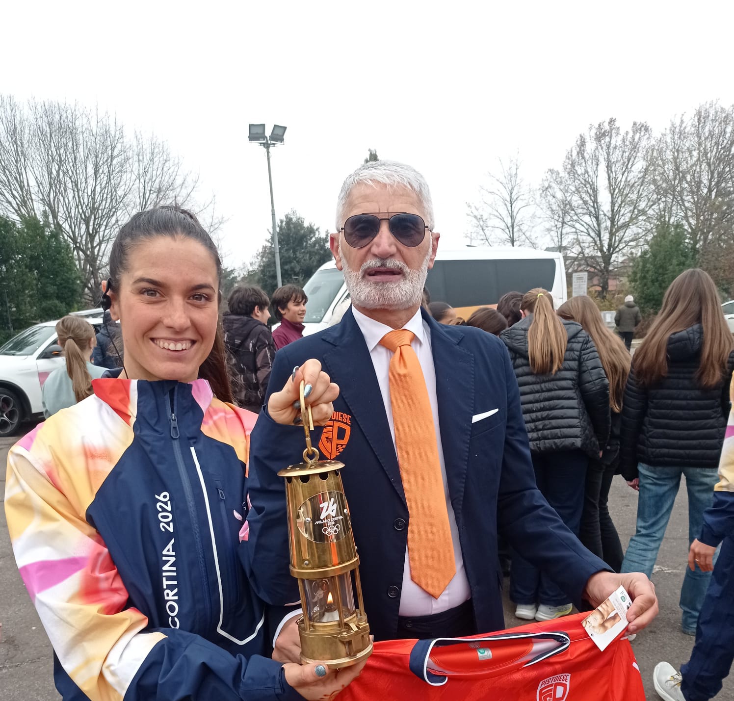 La fiamma OLIMPICA รจ stata salutata da tanti pistoiesi accorsi al suo passaggio.