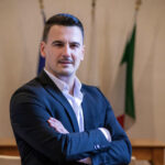 Stanasel (Lega): “Solidarietà al parroco aggredito, servono controlli e azioni per la sicurezza”