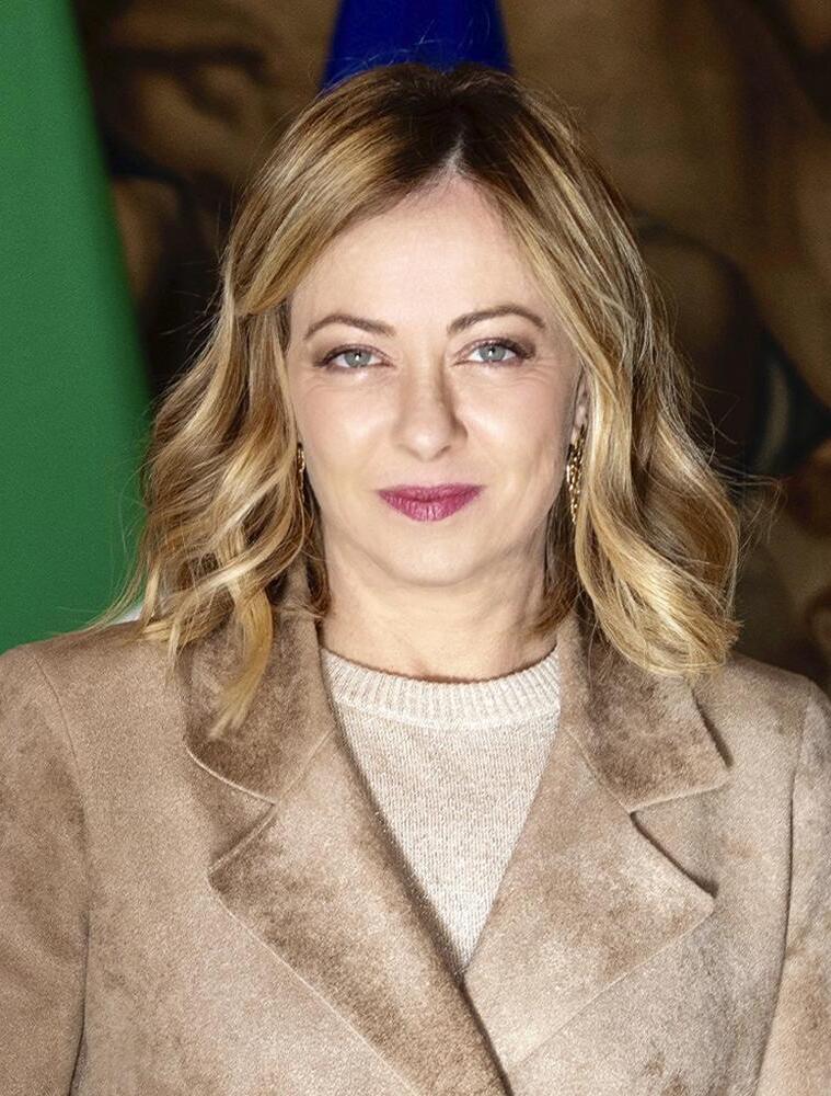 La leader maxima y la flotilla de gubierno : o cazzimma o muerte