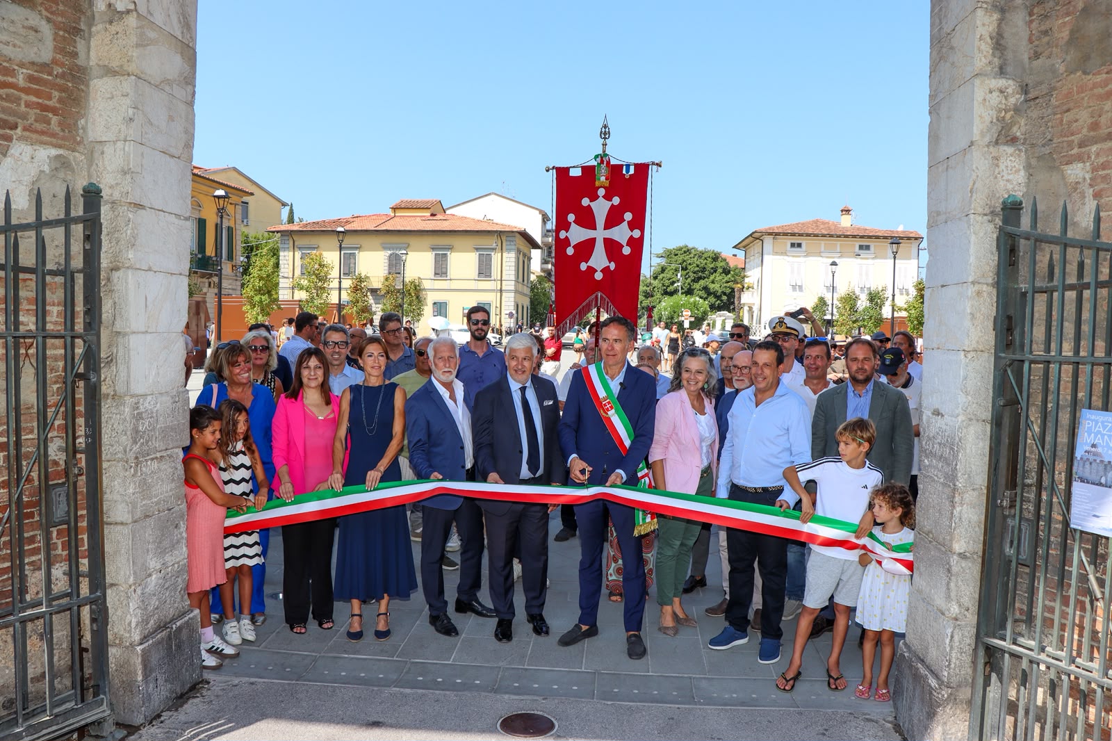 PNRR, riqualificazione piazza Manin: completato nuovo accesso monumentale a piazza del Duomo. Sindaco Conti: ยซNuovo volto per il principale ingresso alla cittร monumentaleยป