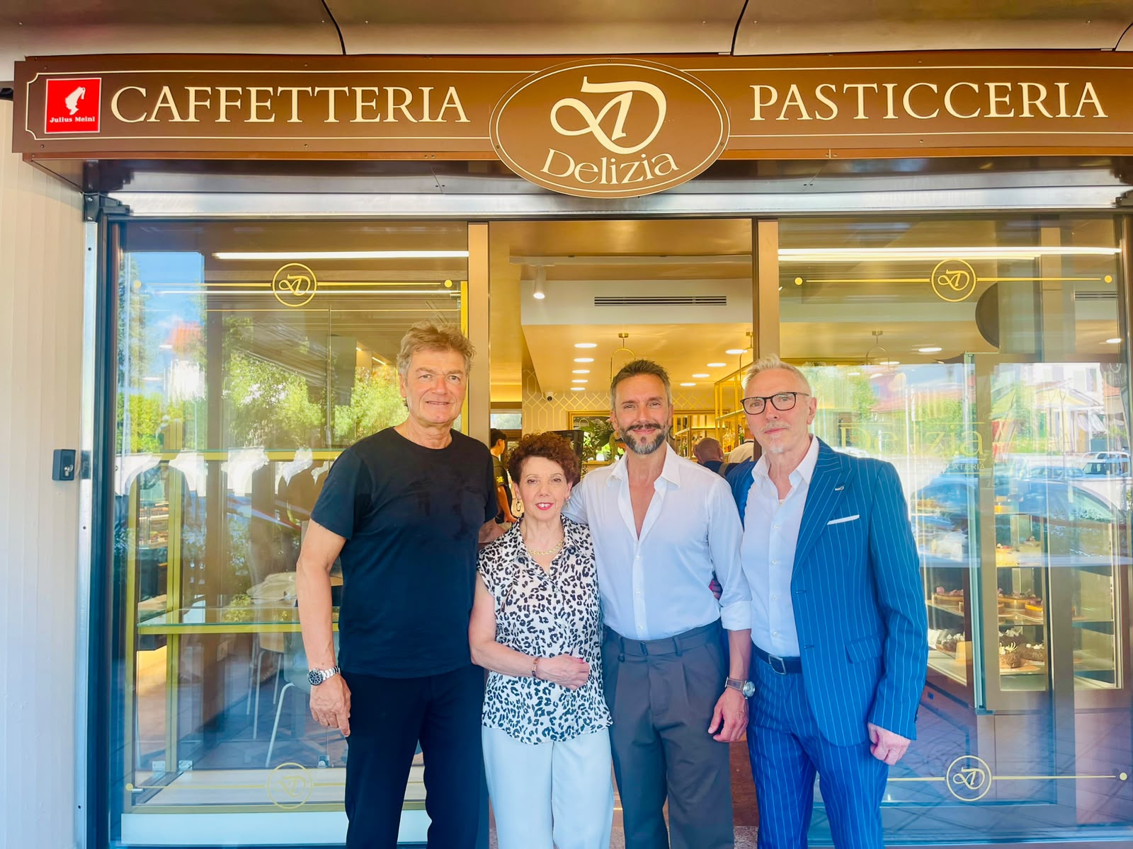 Pasticceria Delizia, inaugurato il restyling del locale: spazi piรน moderni e funzionali per un’esperienza sempre piรน di qualitร