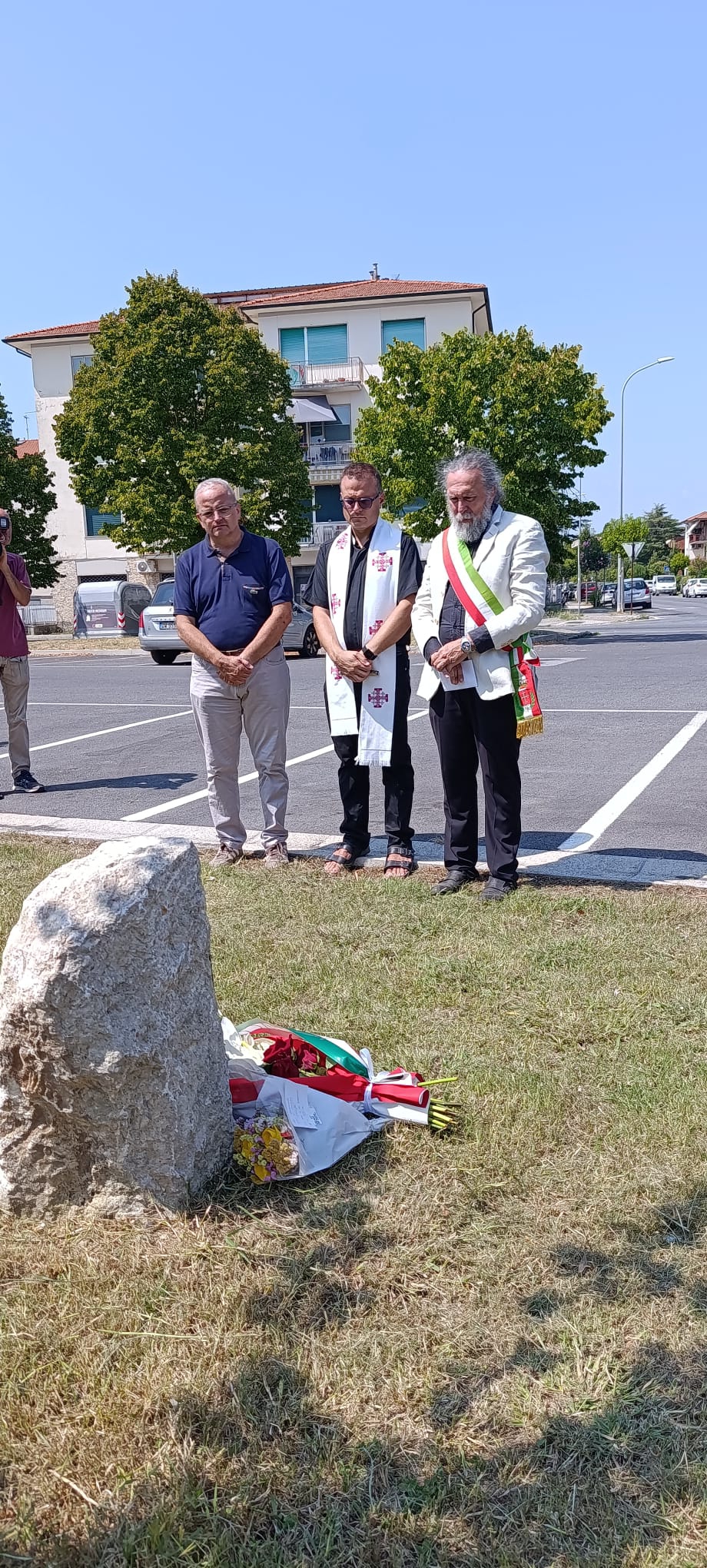 Nel giardino โEmanuele Scieriโ la commemorazione del paracadutista nel 27ยฐ anniversario dalla morte