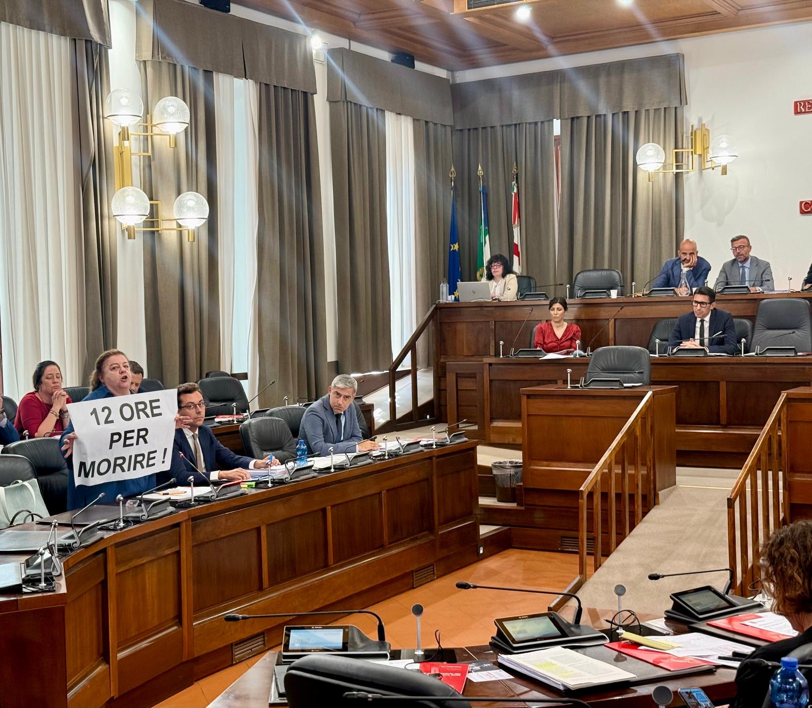 SANITÀ ELBA, AMADIO (FDI): “RISPOSTA IRRICEVIBILE DELL’ASL E DELL’ASSESSORE MONNI SULLA MORTE DELL’UOMO CHE HA ATTESO PER 12 ORE L’ELISOCCORSO”